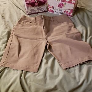 Gloria Vanderbilt Bermuda shorts